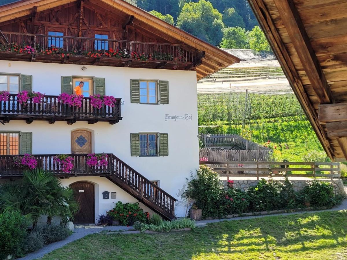 Ferienwohnung Brunjaunhof Schenna Exterior photo